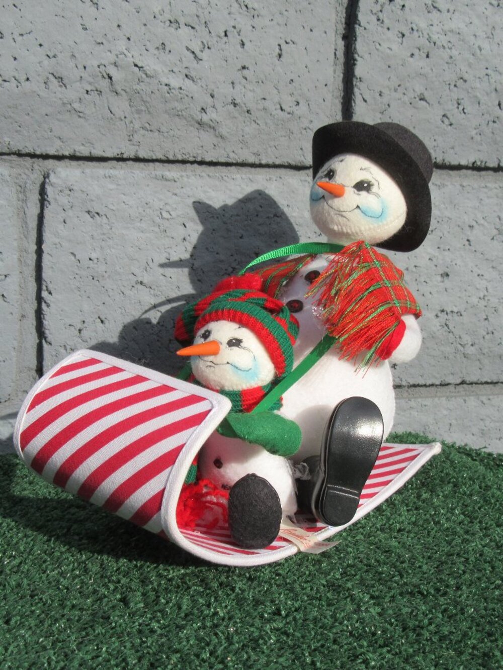 2004 Annelee Snowmen Snowman On Sled Sleigh Holiday Christmas Plush Decor